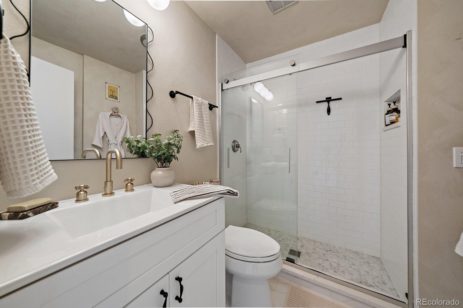 MLS Image #11 for 960 n pennsylvania street 12,denver, Colorado
