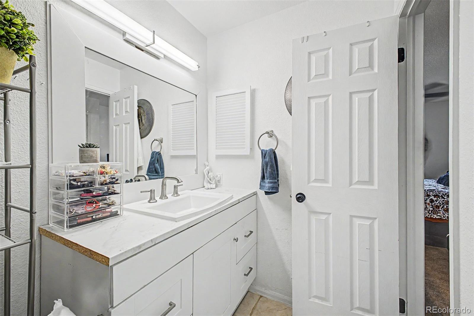 MLS Image #20 for 14806 e 2nd avenue,aurora, Colorado