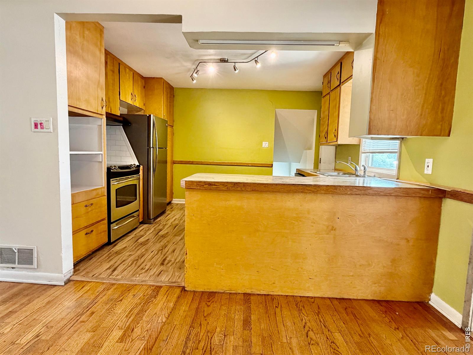 MLS Image #8 for 1925 s crestmore court,fort collins, Colorado