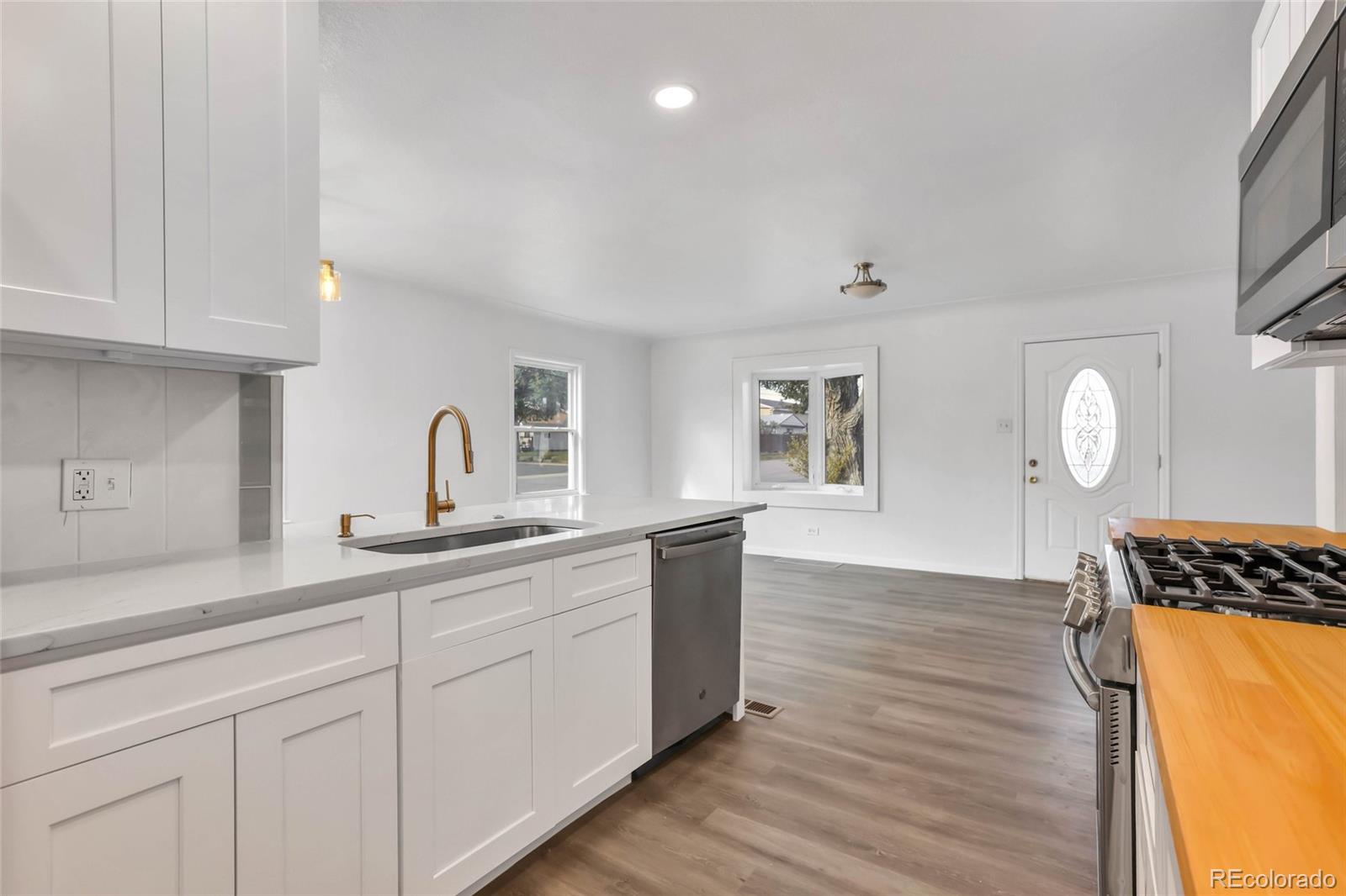 MLS Image #11 for 4296 s sherman street,englewood, Colorado