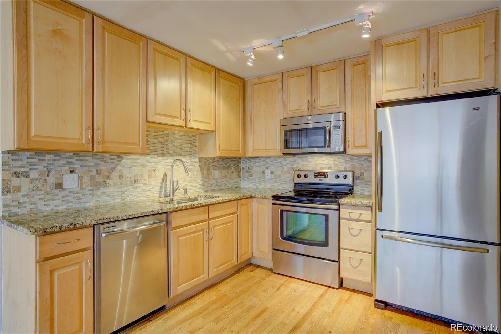 MLS Image #3 for 925 e 8 avenue,denver, Colorado