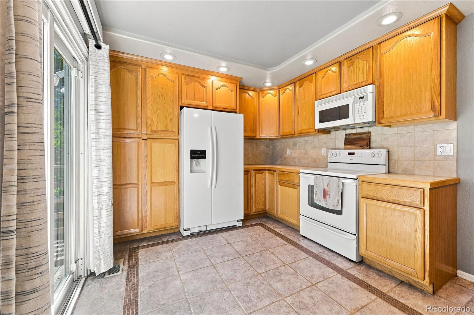 MLS Image #10 for 4640 s everett street,denver, Colorado