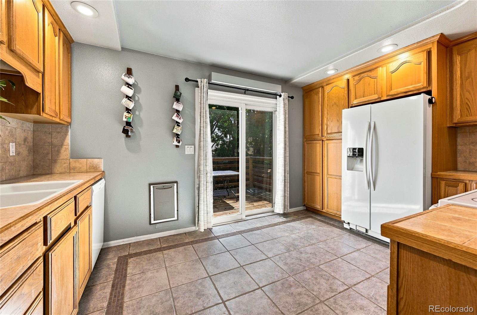 MLS Image #9 for 4640 s everett street,denver, Colorado
