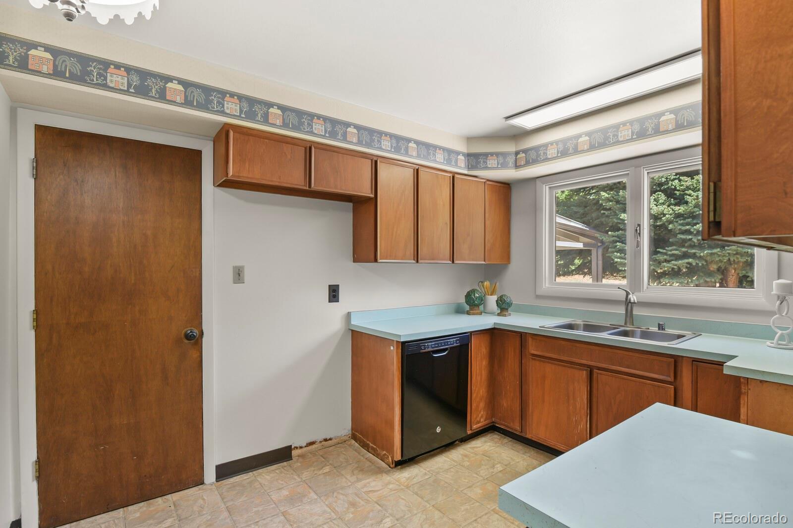 MLS Image #6 for 2850 s hobart way,denver, Colorado