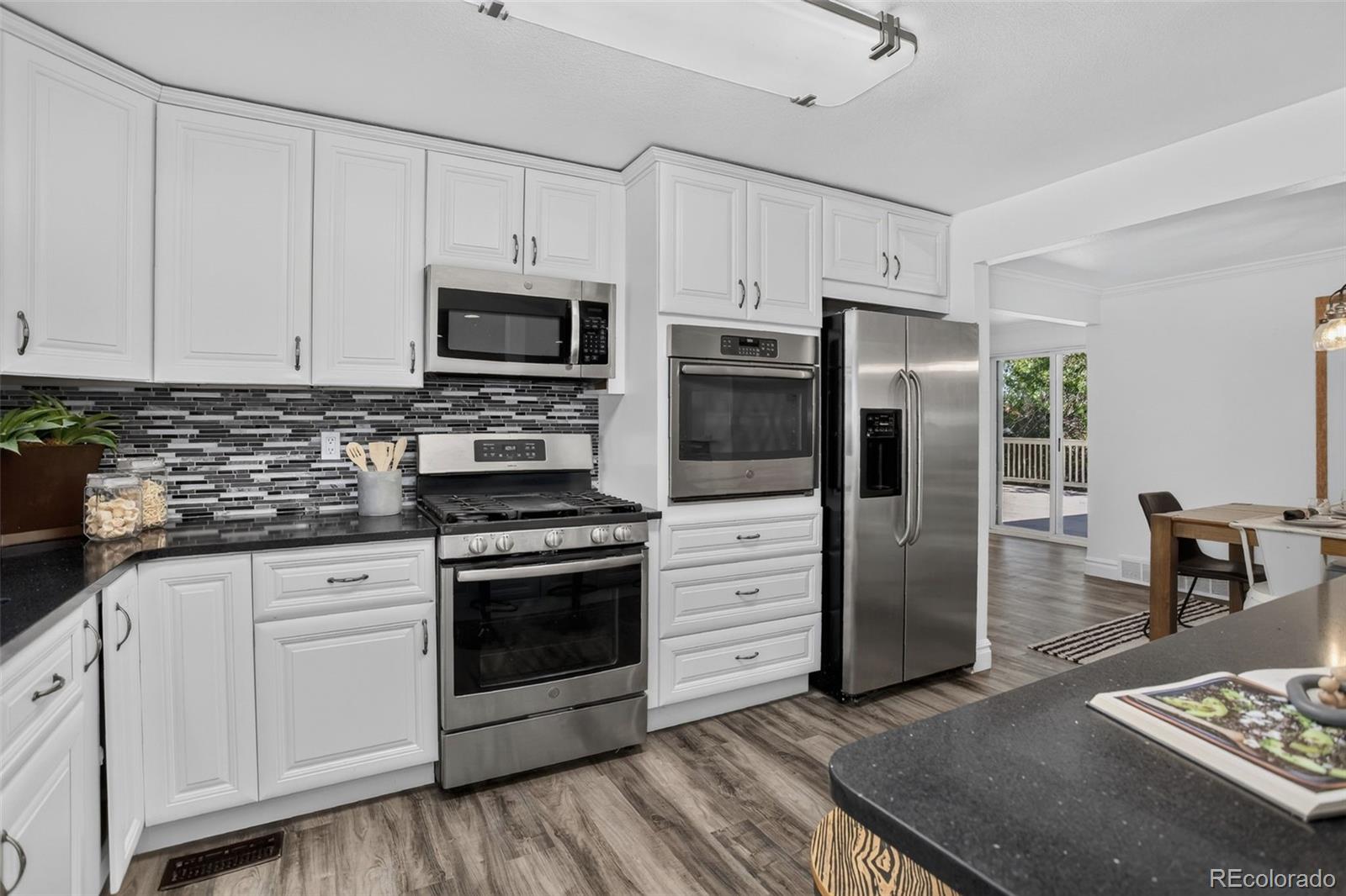 MLS Image #10 for 13789  omega circle,lone tree, Colorado
