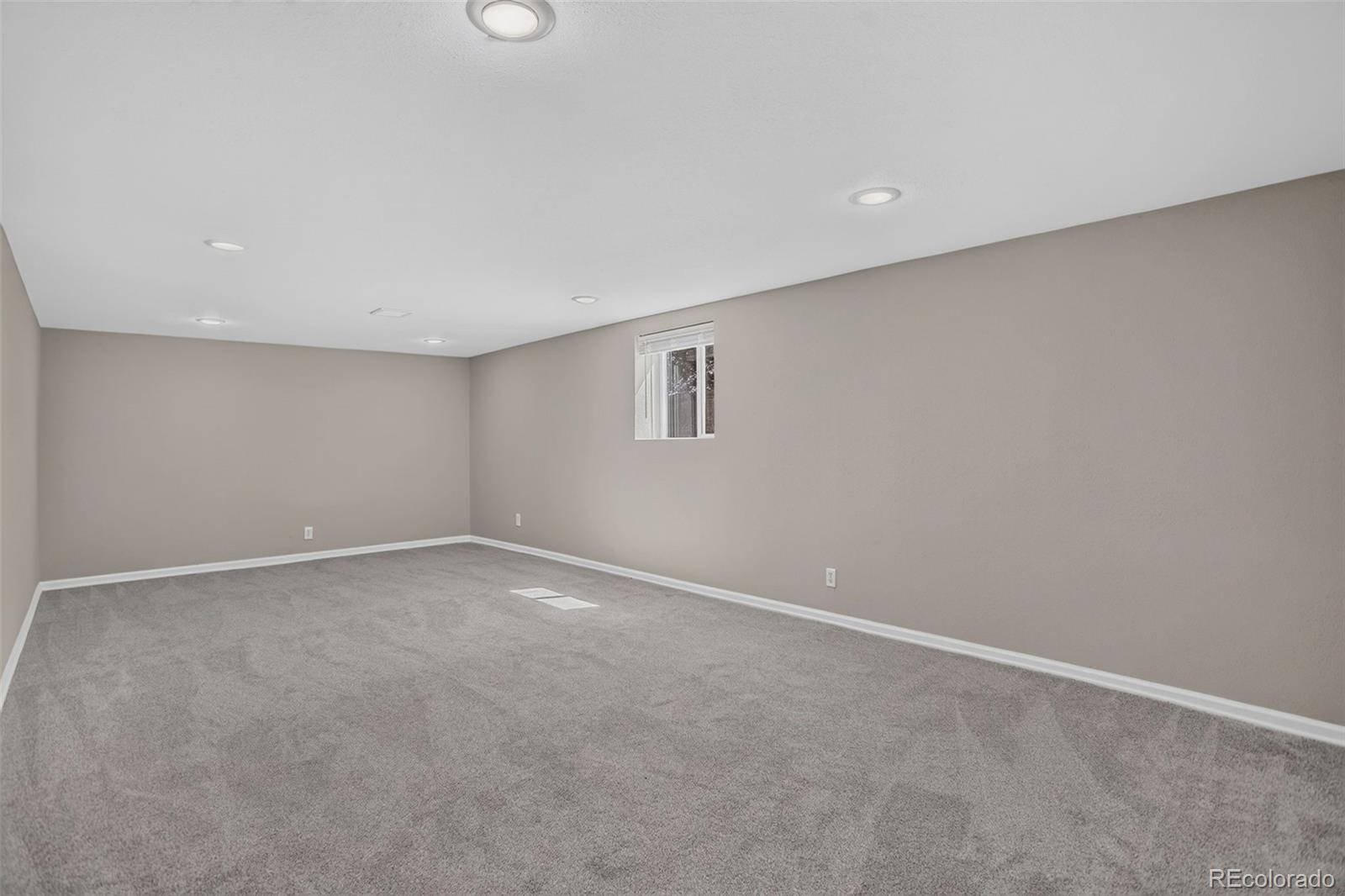 MLS Image #32 for 13789  omega circle,lone tree, Colorado