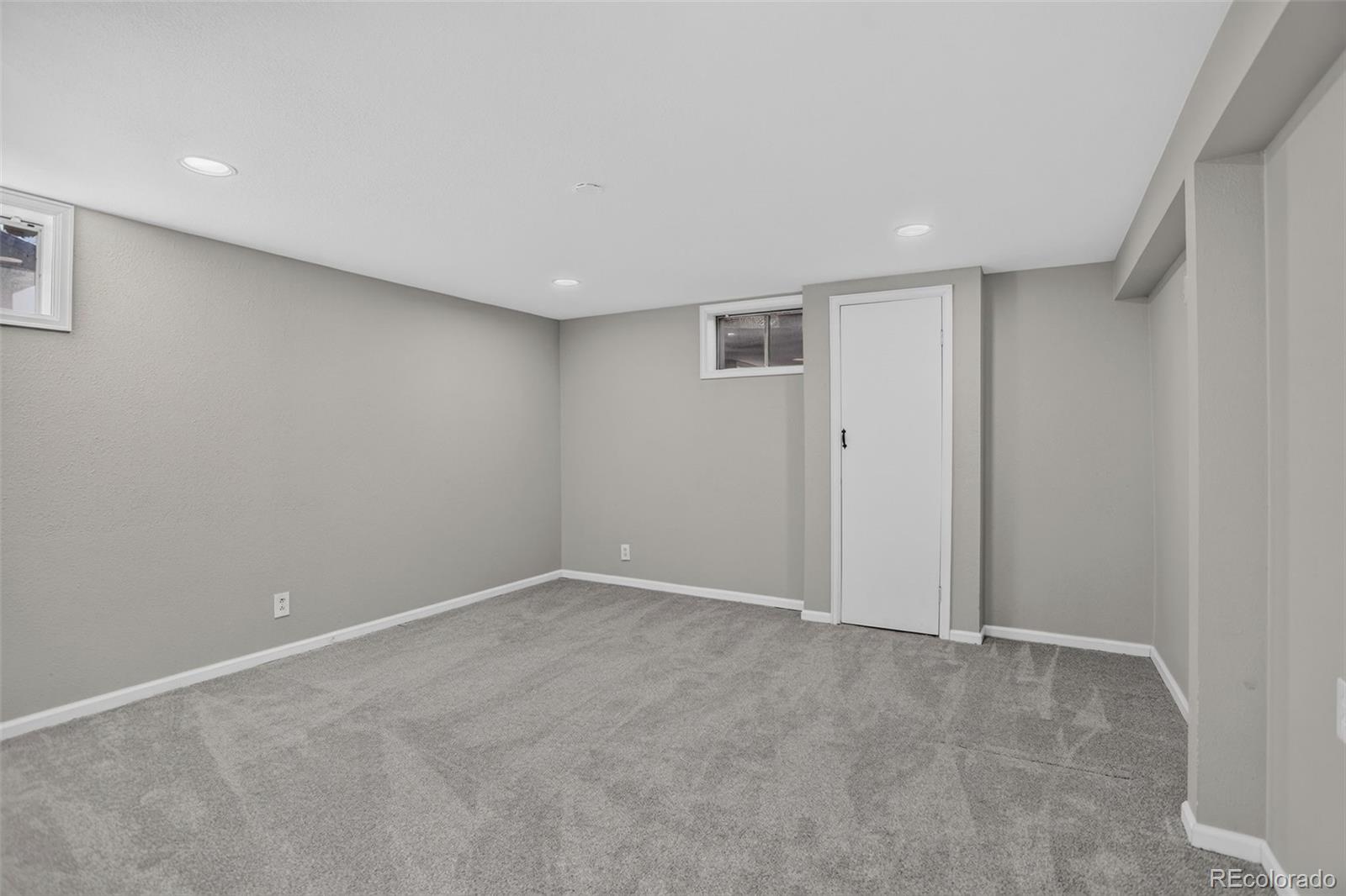 MLS Image #36 for 13789  omega circle,lone tree, Colorado