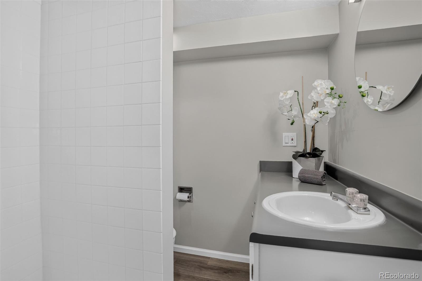 MLS Image #38 for 13789  omega circle,lone tree, Colorado