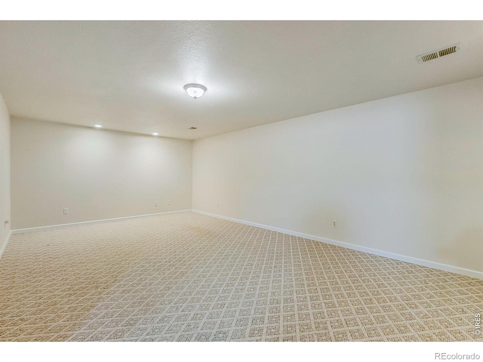 MLS Image #10 for 2010  46th avenue,greeley, Colorado