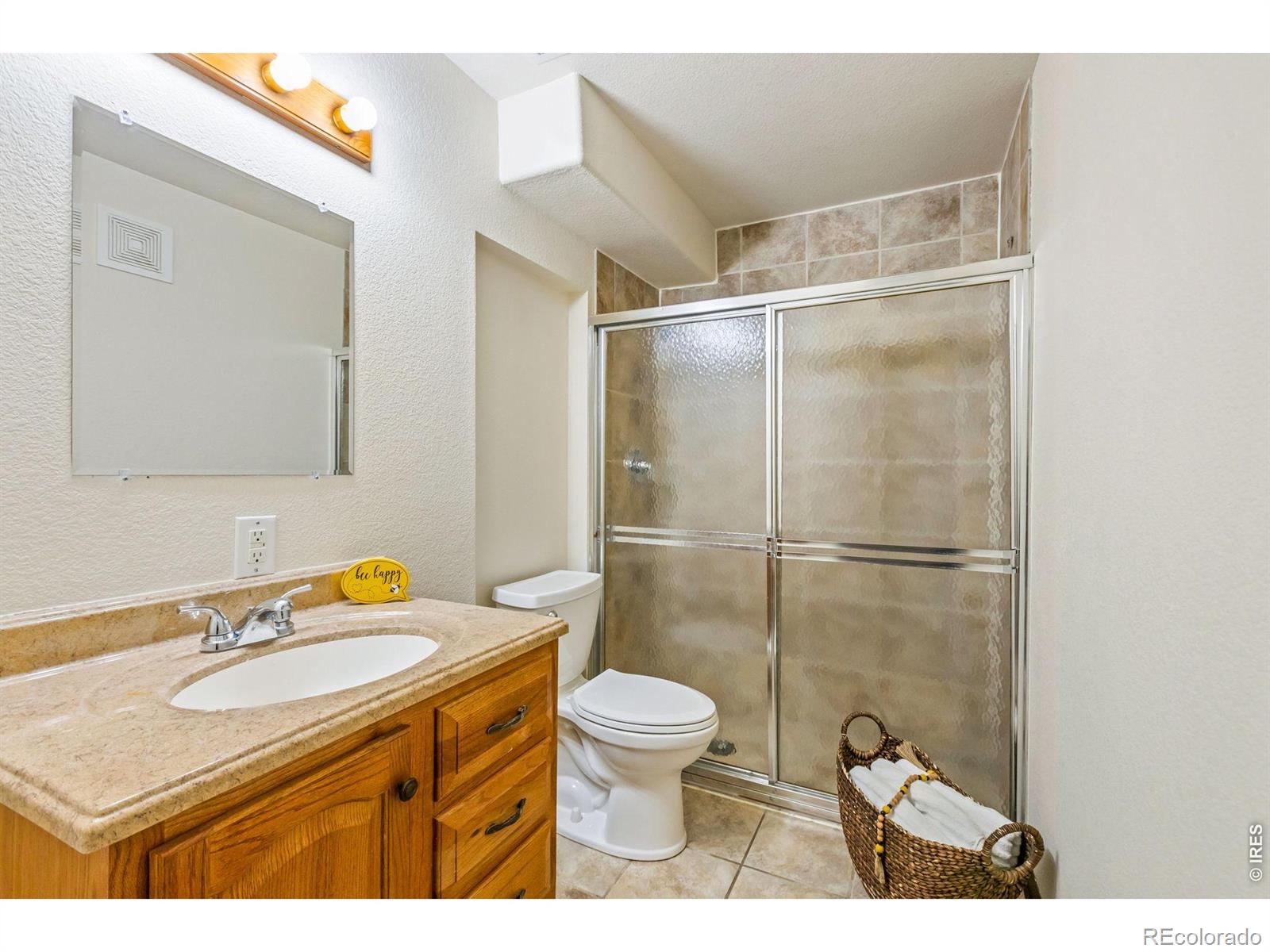 MLS Image #12 for 2010  46th avenue,greeley, Colorado