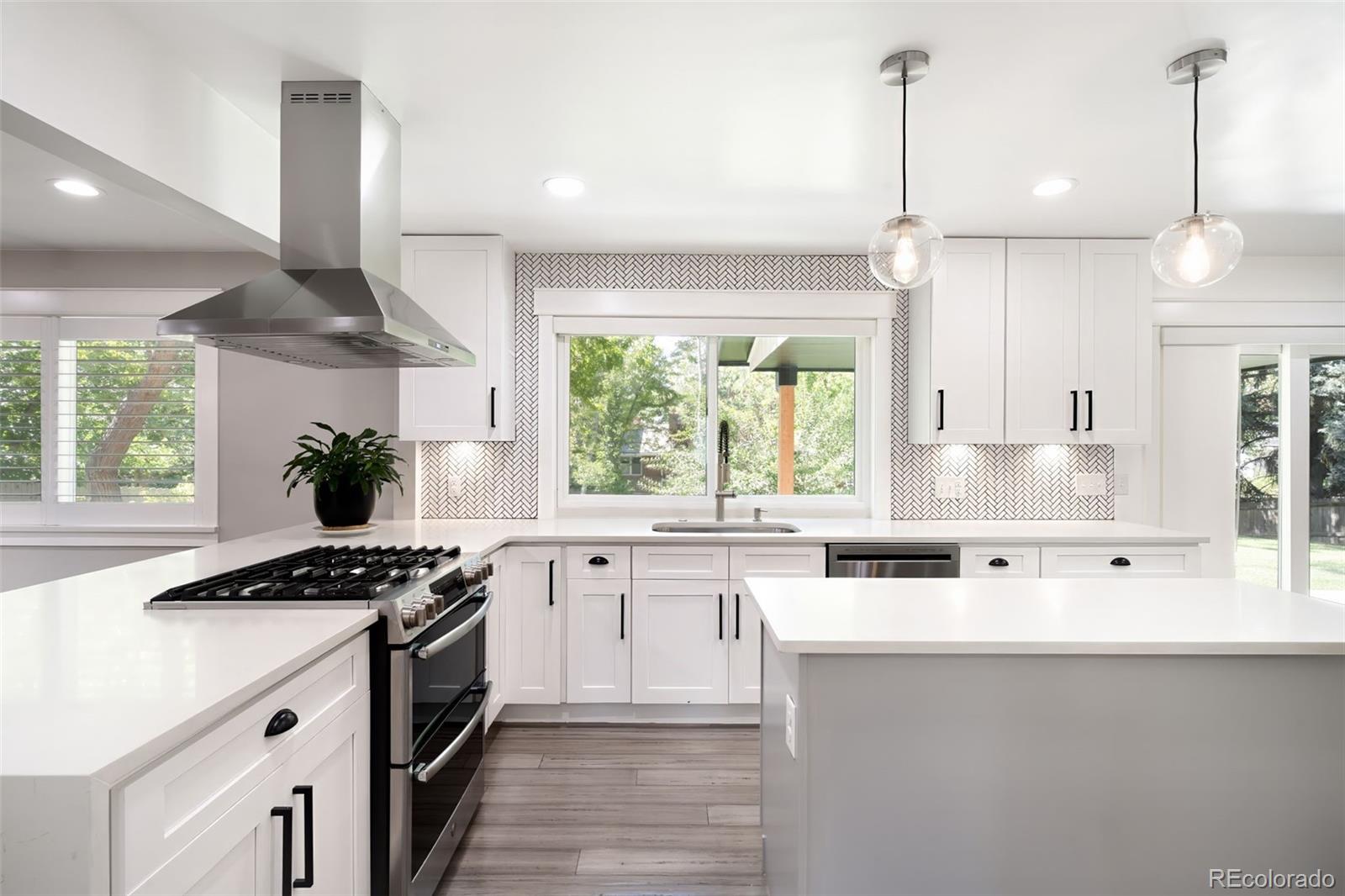 MLS Image #14 for 4015 s olive street,denver, Colorado