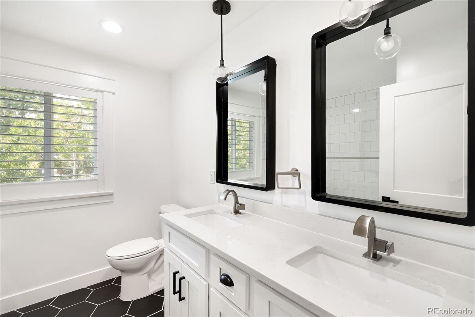 MLS Image #21 for 4015 s olive street,denver, Colorado