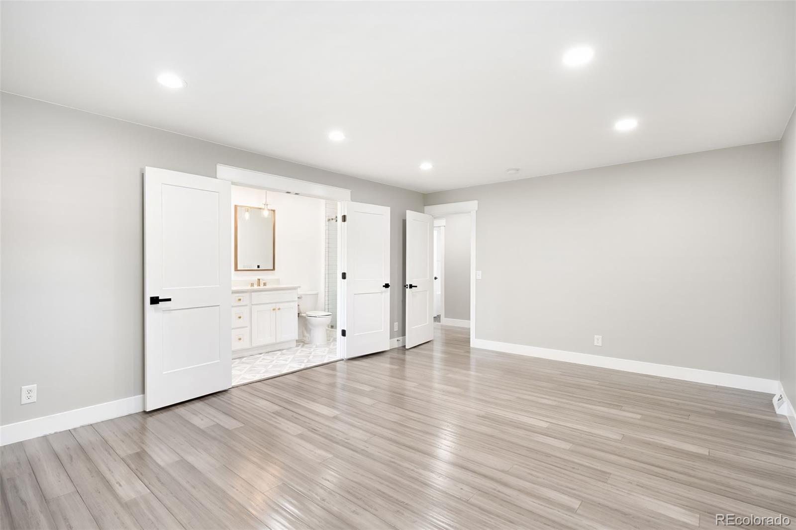 MLS Image #31 for 4015 s olive street,denver, Colorado