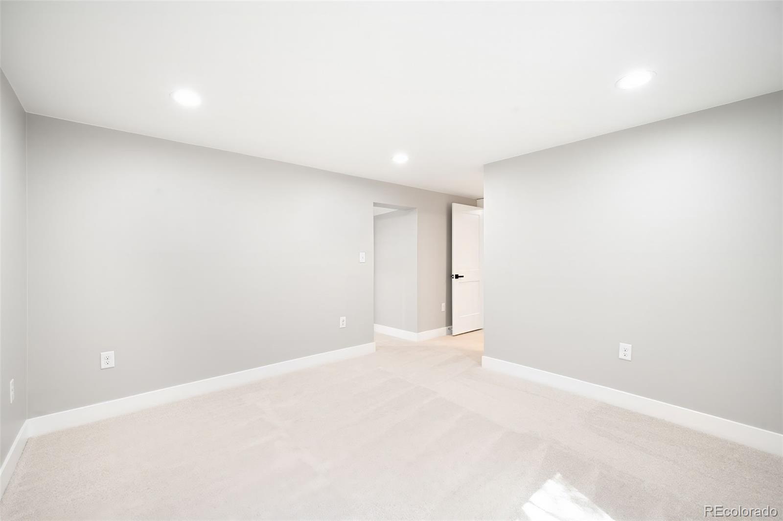 MLS Image #40 for 4015 s olive street,denver, Colorado