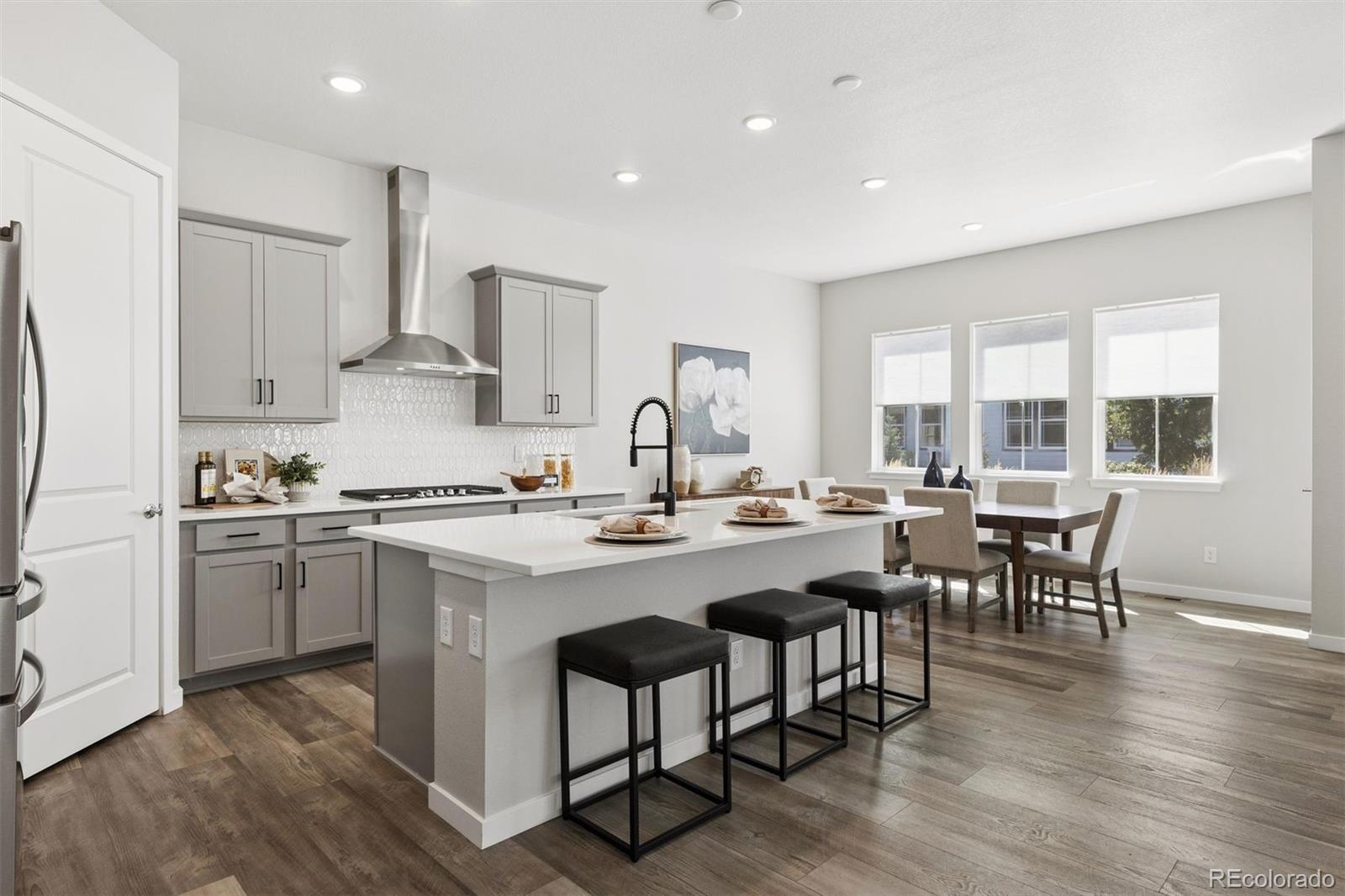 MLS Image #10 for 8735 s quemoy street,aurora, Colorado