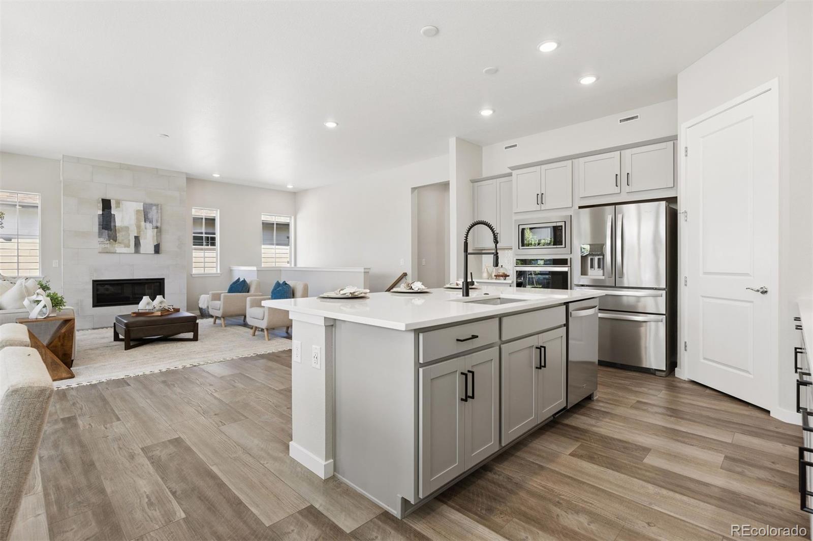 MLS Image #11 for 8735 s quemoy street,aurora, Colorado