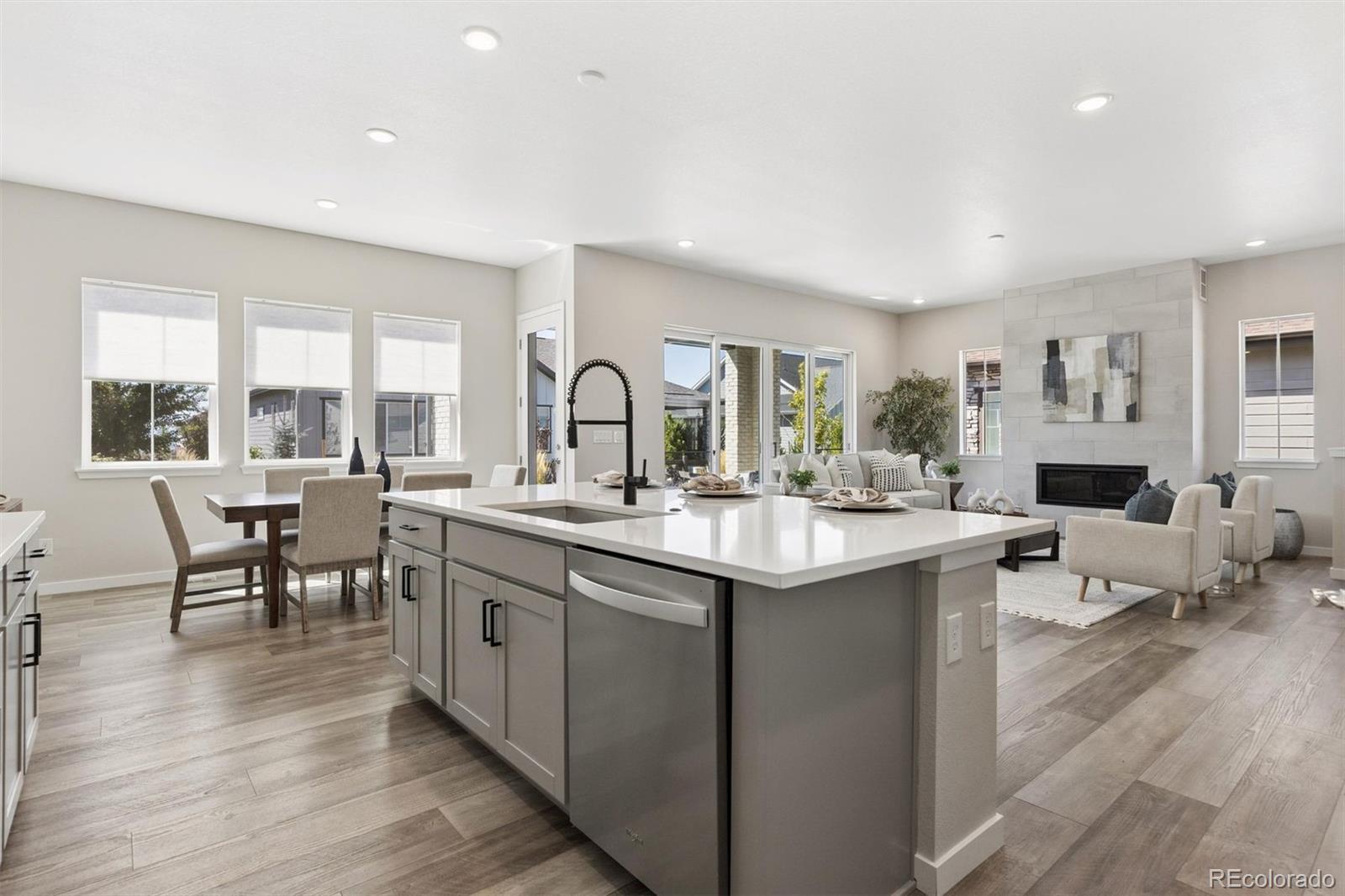 MLS Image #8 for 8735 s quemoy street,aurora, Colorado