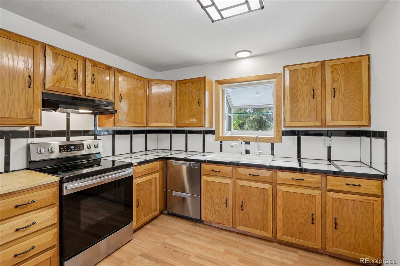 MLS Image #10 for 215 e 17th avenue,longmont, Colorado