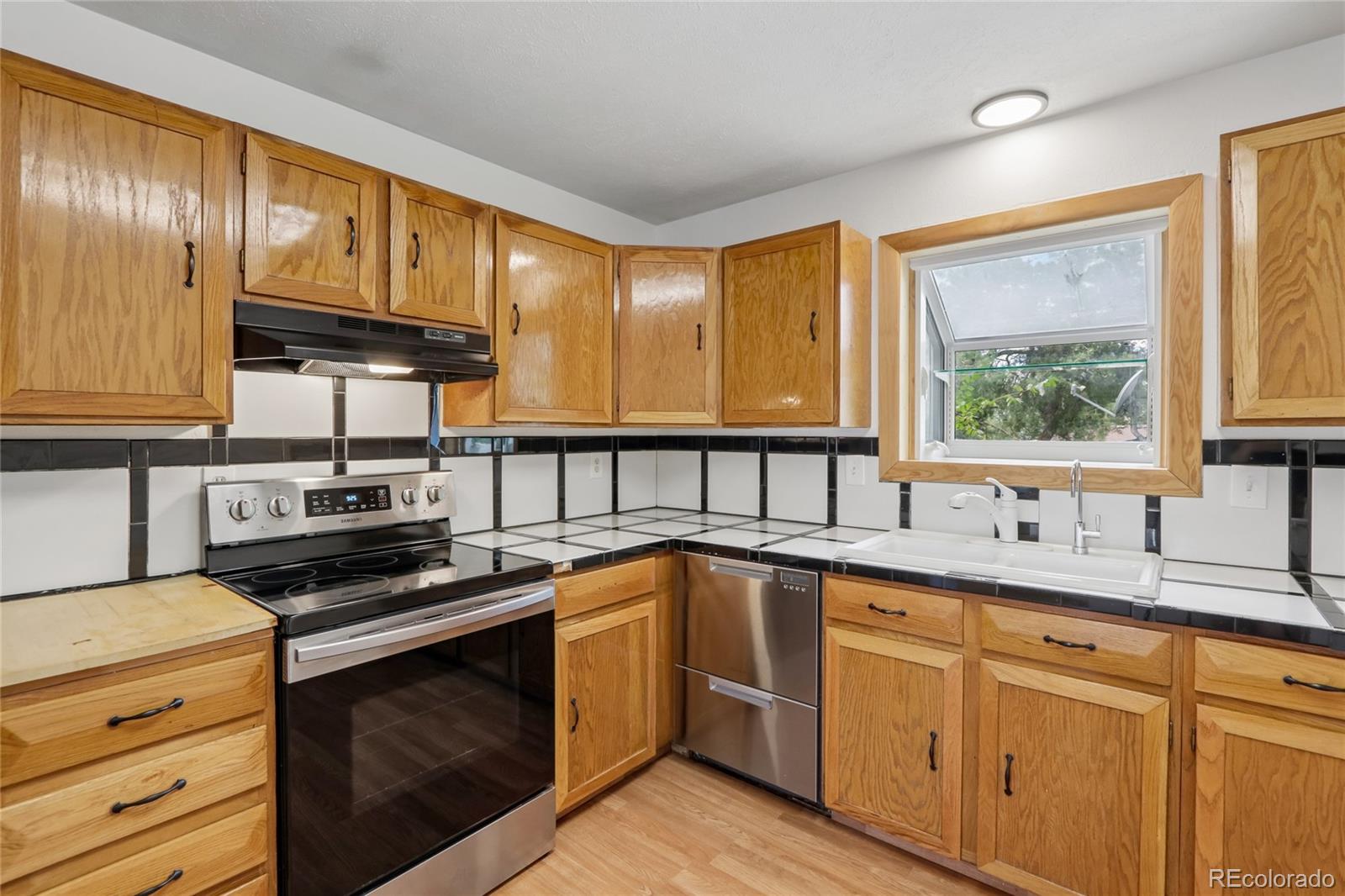 MLS Image #12 for 215 e 17th avenue,longmont, Colorado