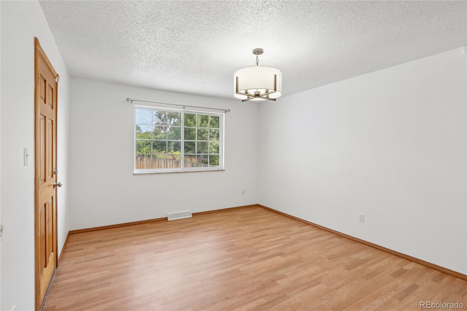 MLS Image #7 for 215 e 17th avenue,longmont, Colorado