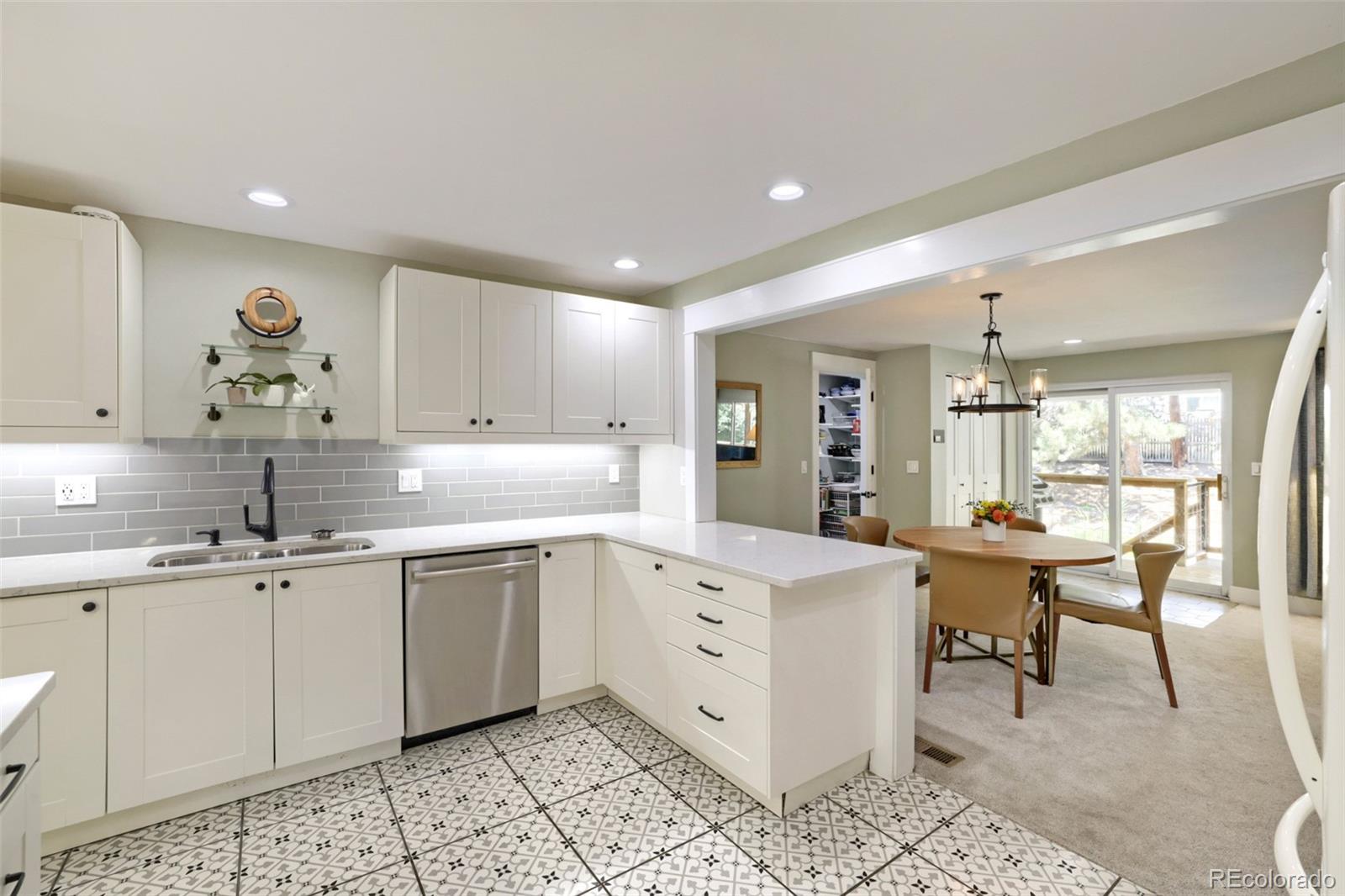 MLS Image #11 for 2722 s quay way,denver, Colorado