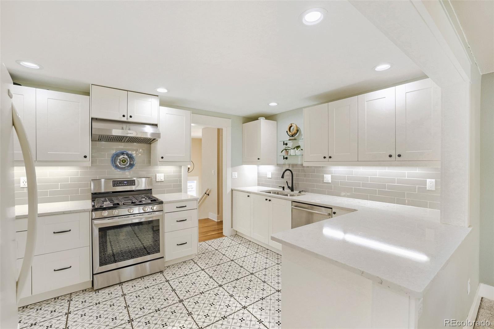 MLS Image #9 for 2722 s quay way,denver, Colorado
