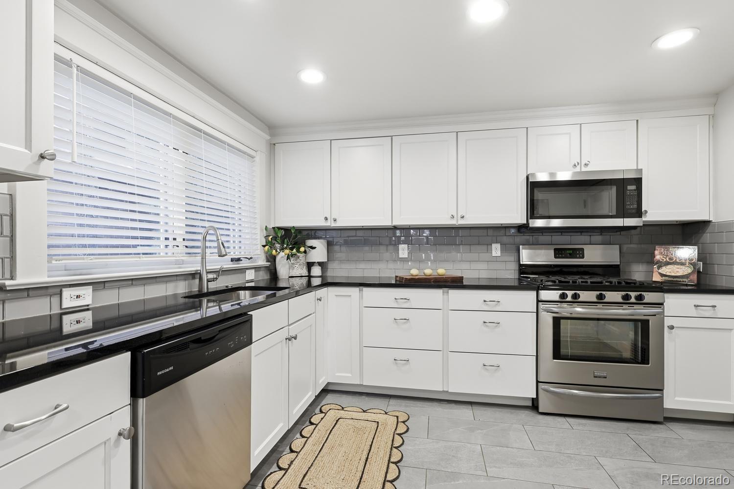 MLS Image #10 for 1853 s emerson street,denver, Colorado