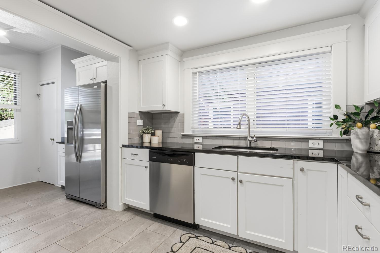MLS Image #11 for 1853 s emerson street,denver, Colorado