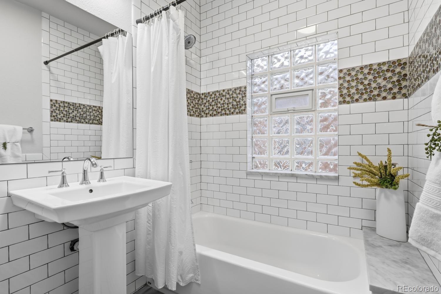 MLS Image #13 for 1853 s emerson street,denver, Colorado