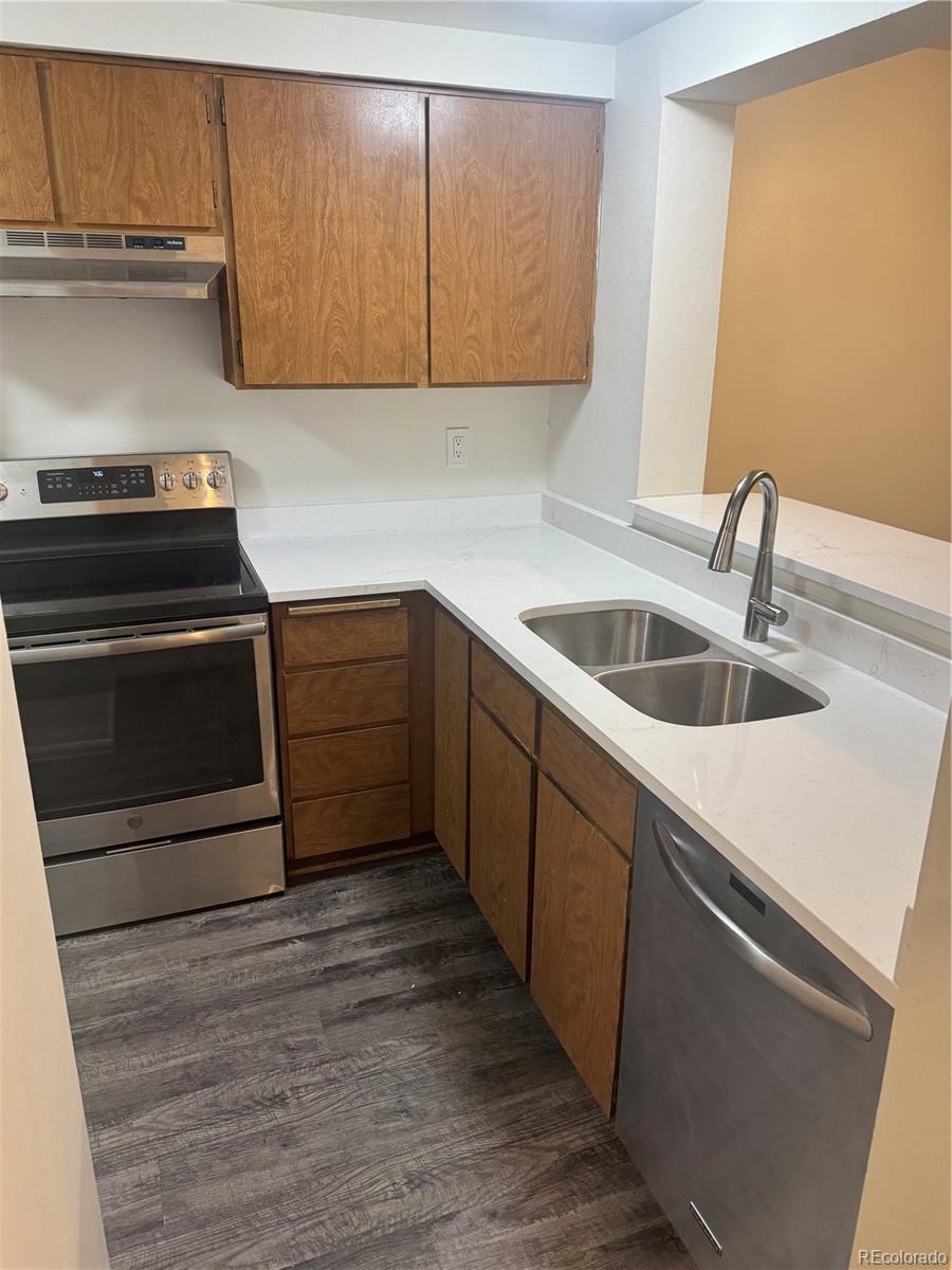 MLS Image #2 for 4240 s mobile circle,aurora, Colorado