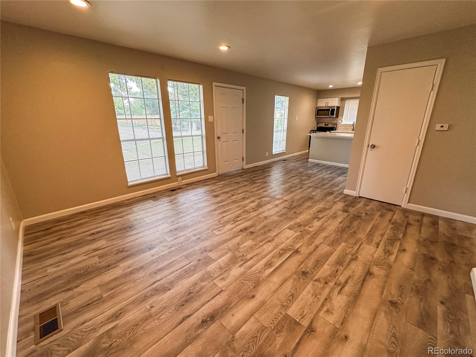 MLS Image #10 for 1250 s monaco street parkway,denver, Colorado