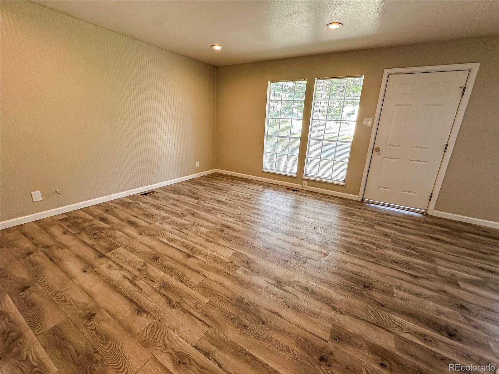 MLS Image #11 for 1250 s monaco street parkway,denver, Colorado