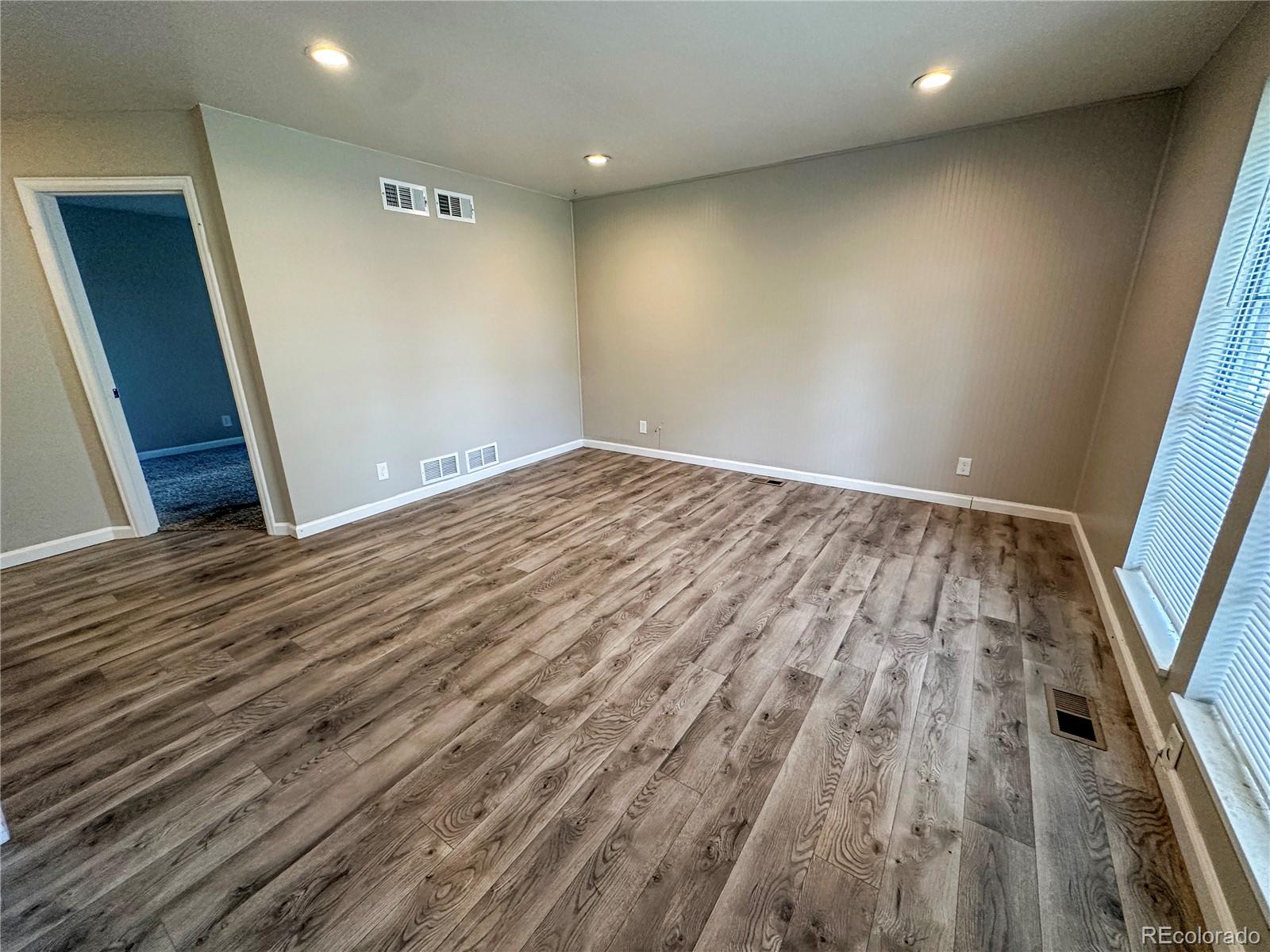 MLS Image #12 for 1250 s monaco street parkway,denver, Colorado