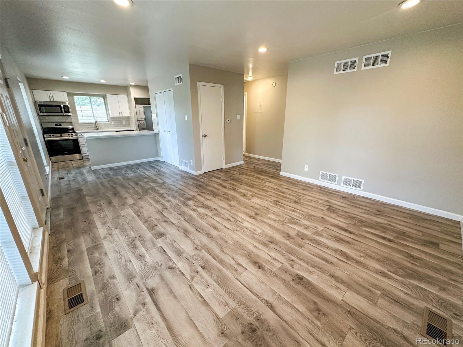 MLS Image #13 for 1250 s monaco street parkway,denver, Colorado