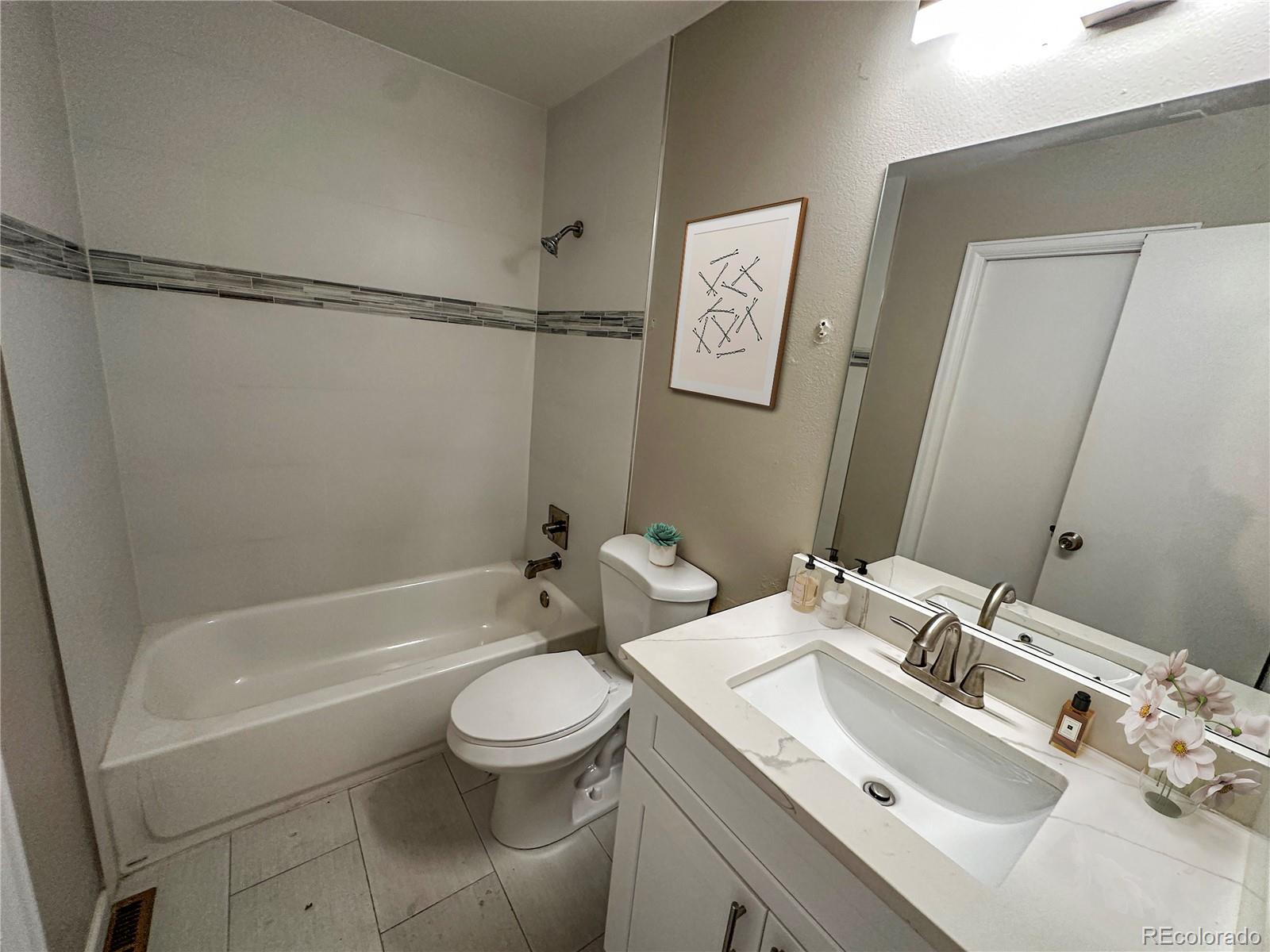 MLS Image #9 for 1250 s monaco street parkway,denver, Colorado