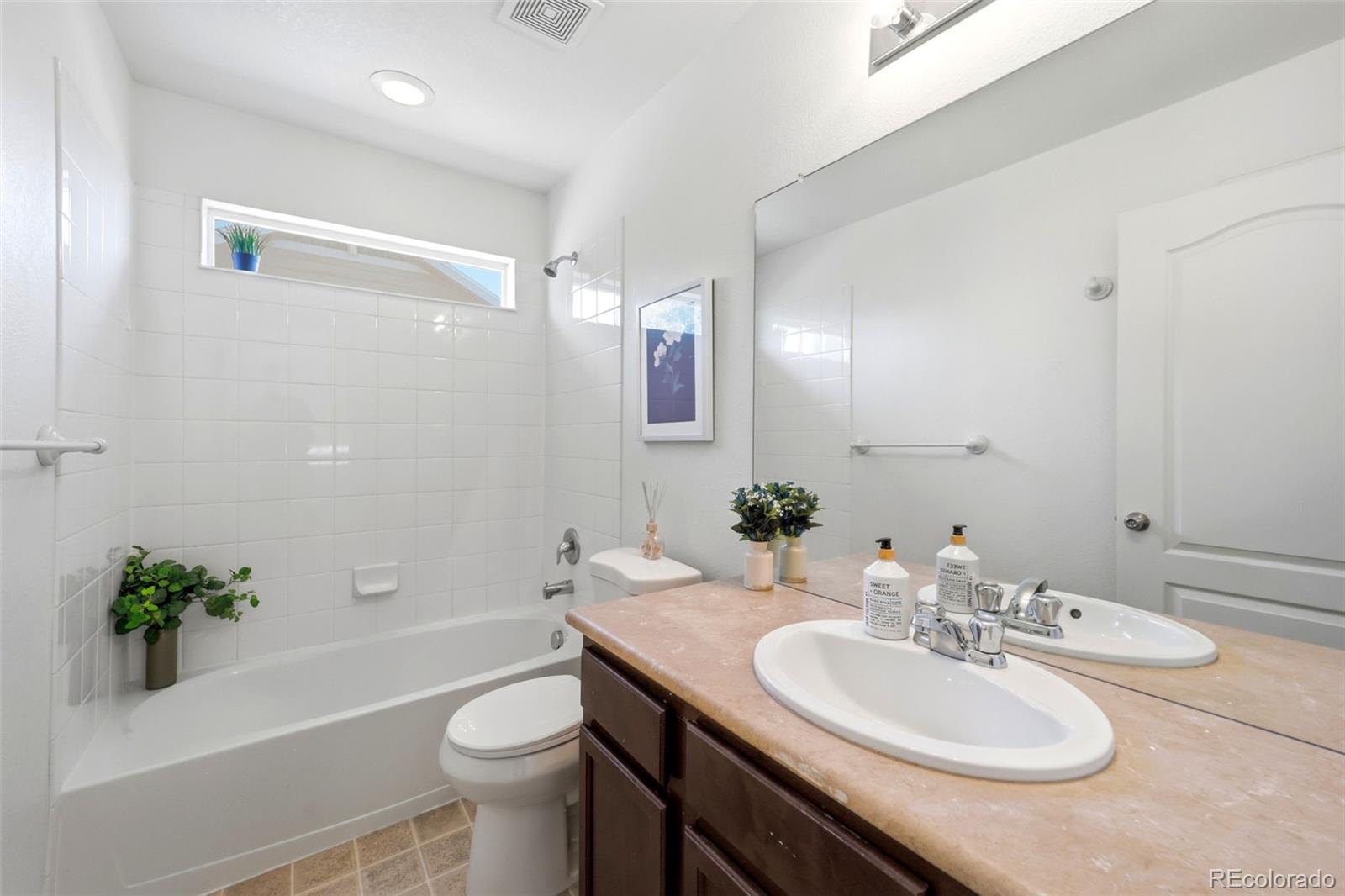 MLS Image #11 for 25830 e byers place,aurora, Colorado