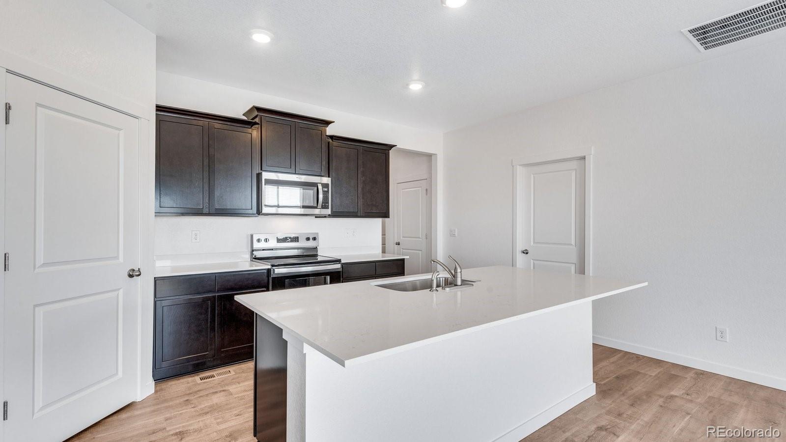 MLS Image #4 for 5625  gelbray place,windsor, Colorado