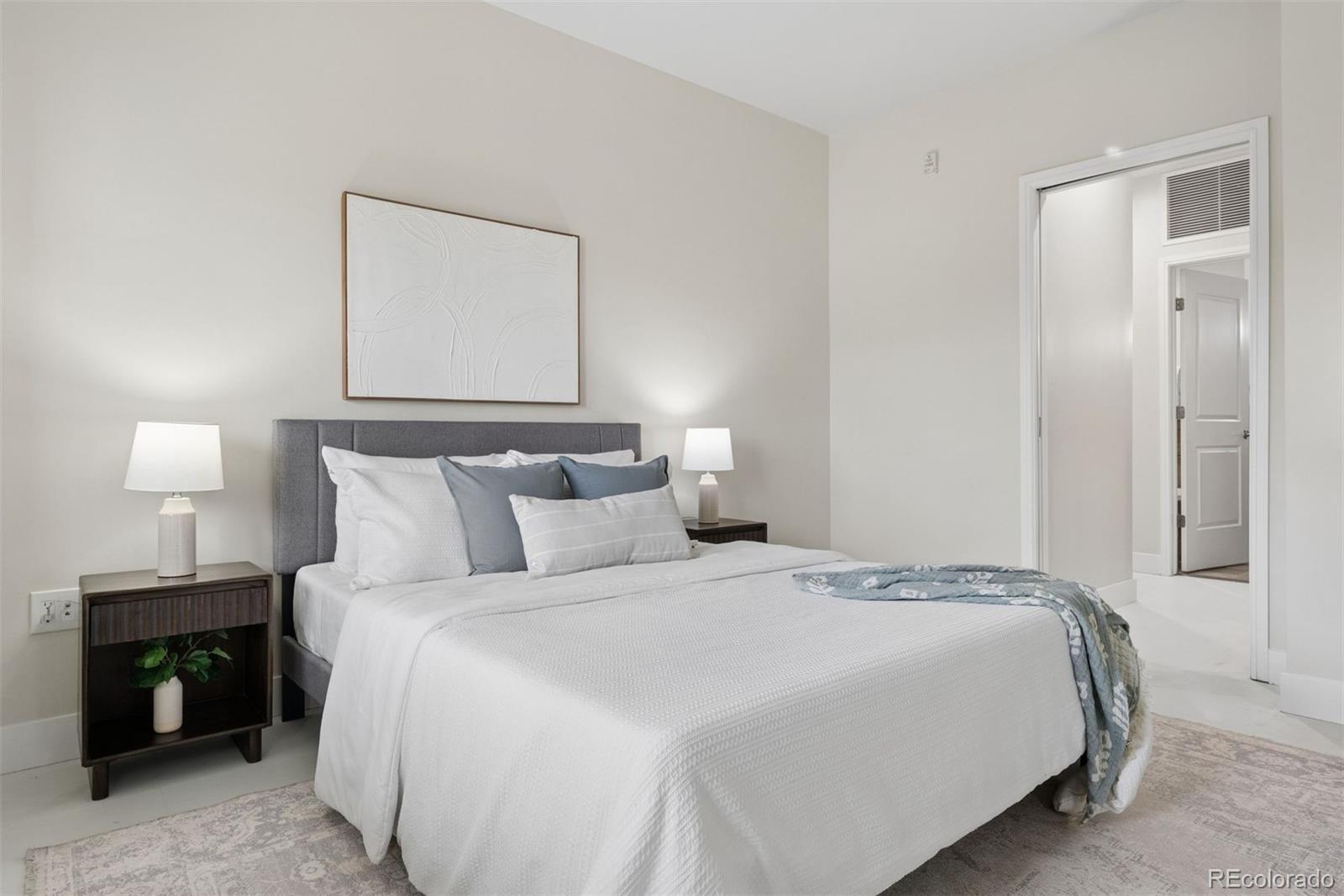 MLS Image #20 for 2958  syracuse street 315,denver, Colorado