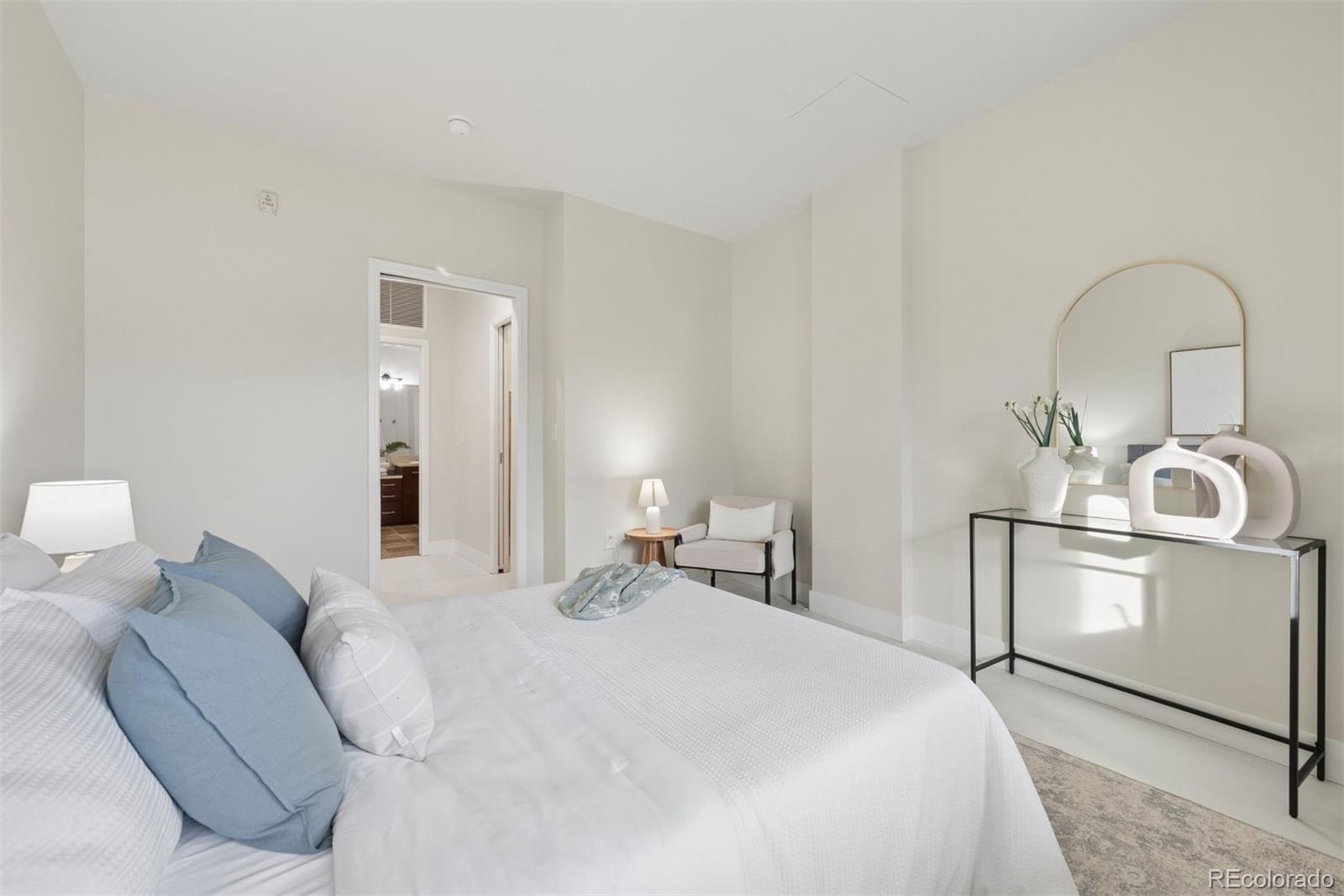 MLS Image #21 for 2958  syracuse street 315,denver, Colorado