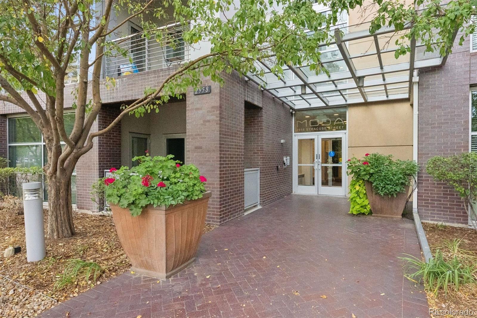 MLS Image #3 for 2958  syracuse street 315,denver, Colorado