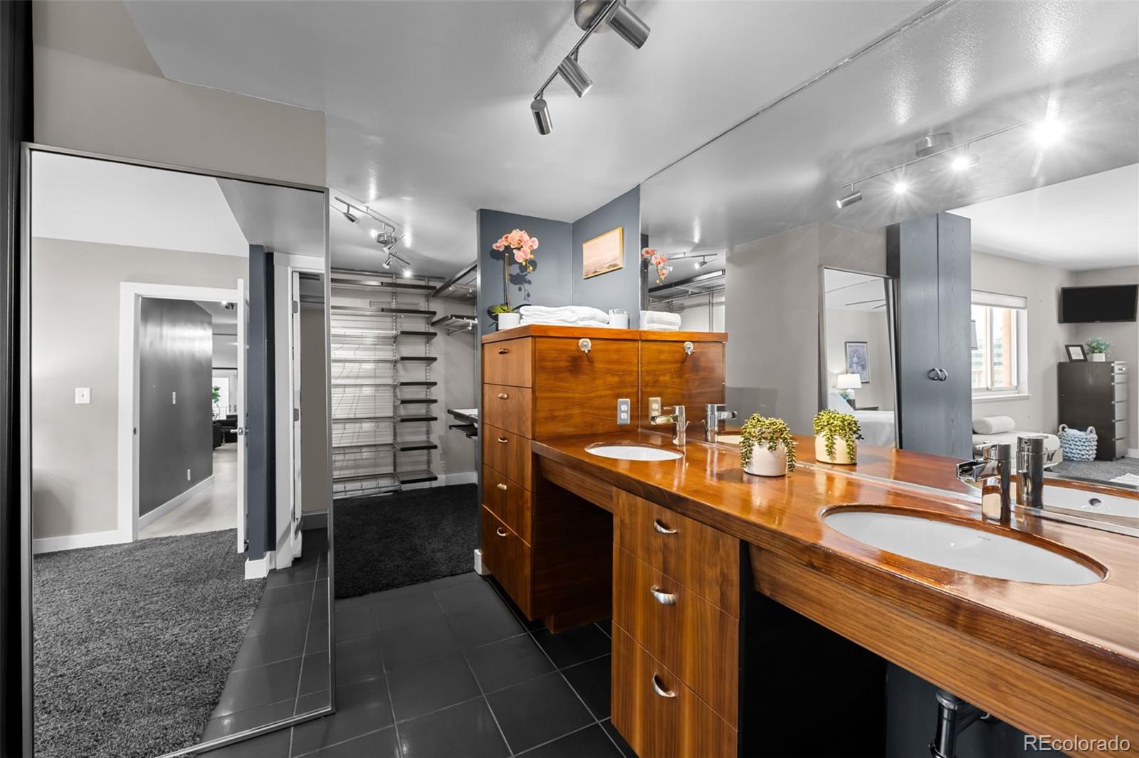 MLS Image #25 for 1551  larimer street,denver, Colorado