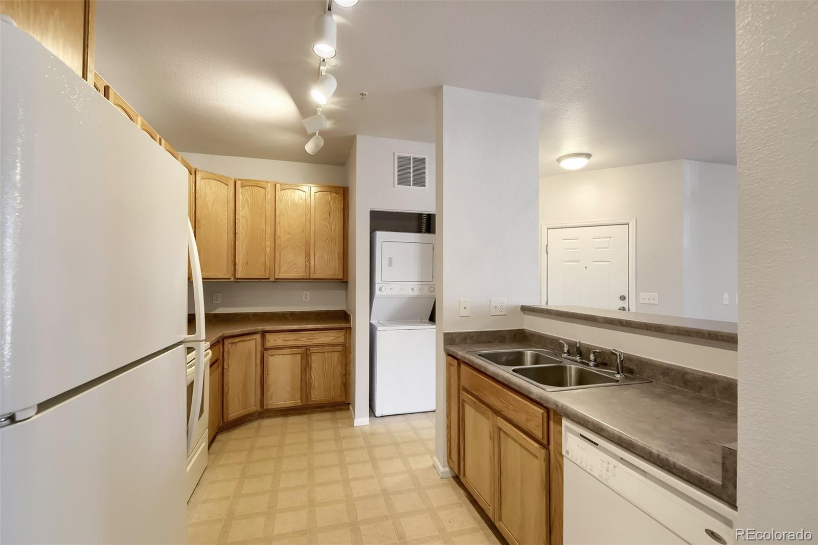 MLS Image #3 for 3865 s dayton street 101,aurora, Colorado