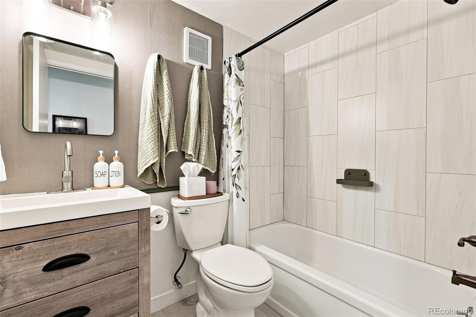 MLS Image #30 for 6495 e happy canyon road,denver, Colorado