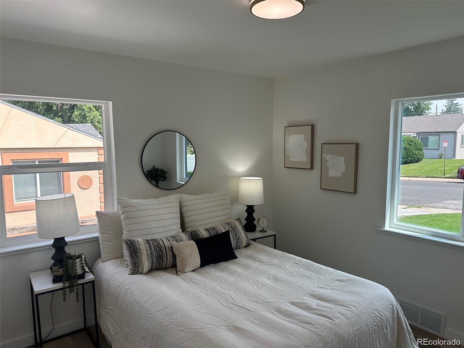 MLS Image #10 for 1395 w custer place,denver, Colorado