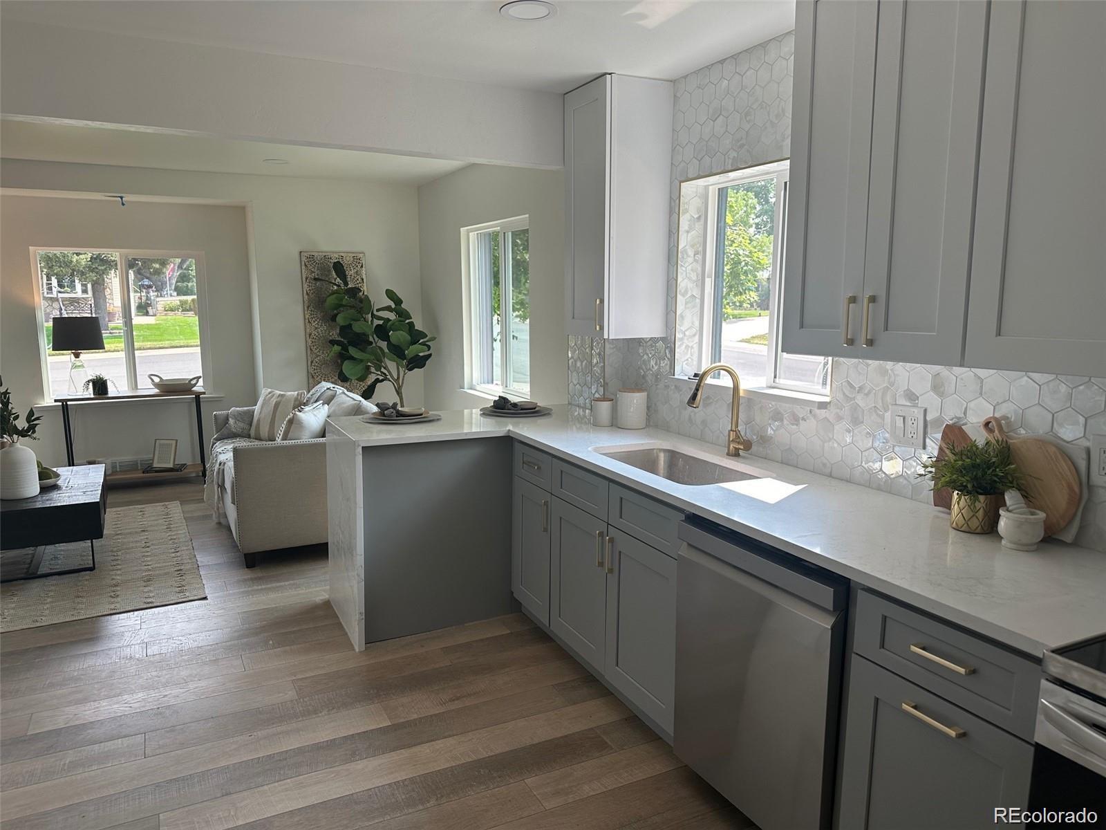 MLS Image #7 for 1395 w custer place,denver, Colorado