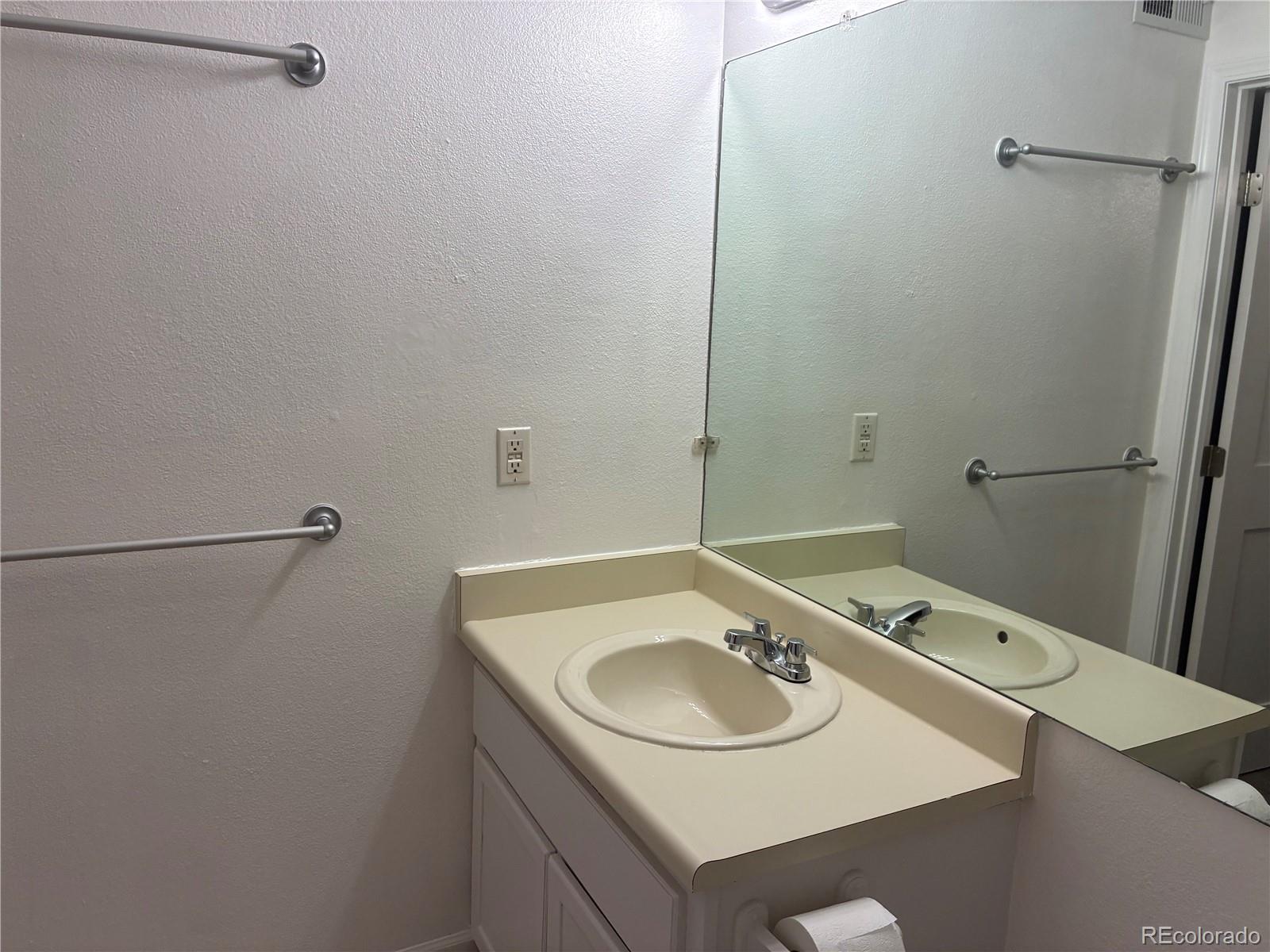 MLS Image #14 for 7110 w 20th avenue,denver, Colorado