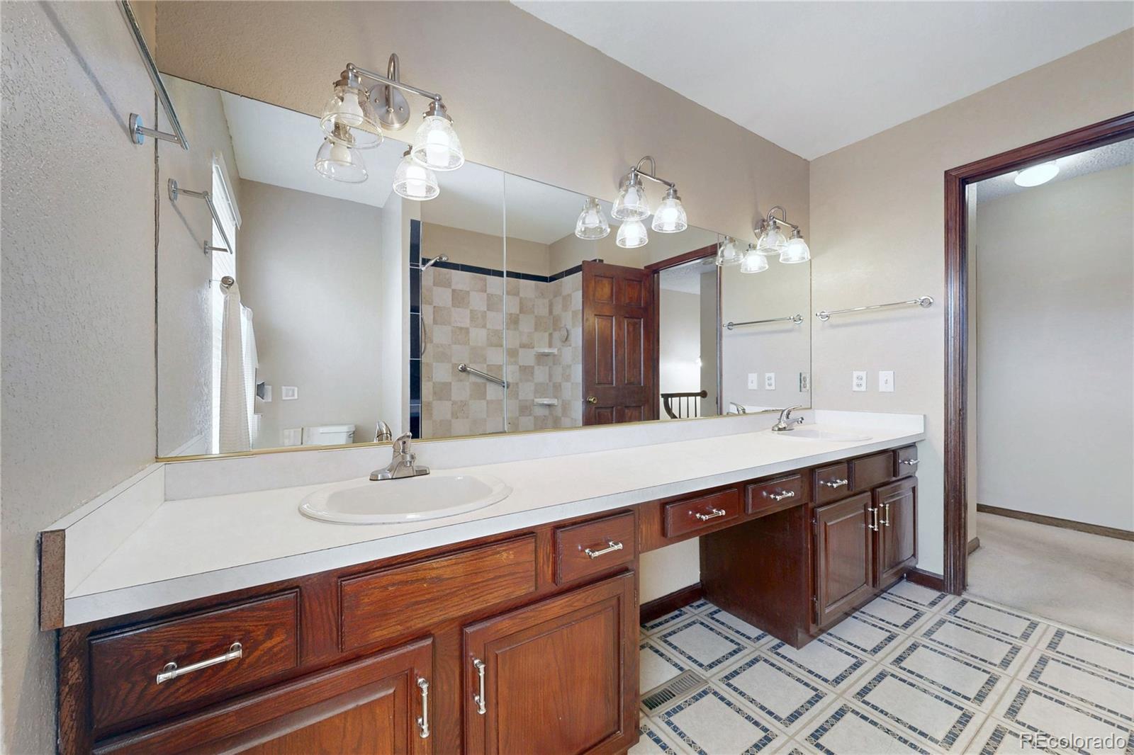 MLS Image #38 for 294 s troy circle,aurora, Colorado