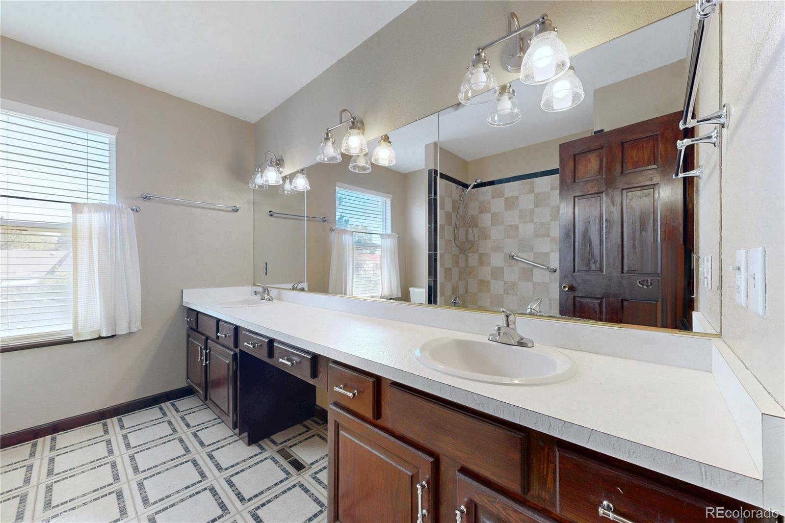 MLS Image #39 for 294 s troy circle,aurora, Colorado