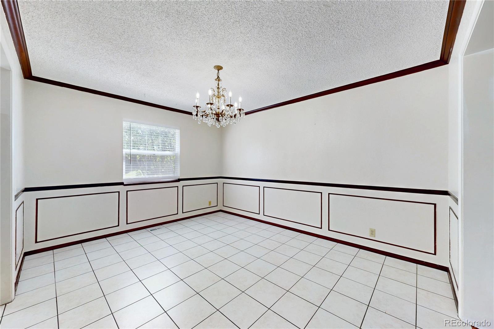 MLS Image #7 for 294 s troy circle,aurora, Colorado