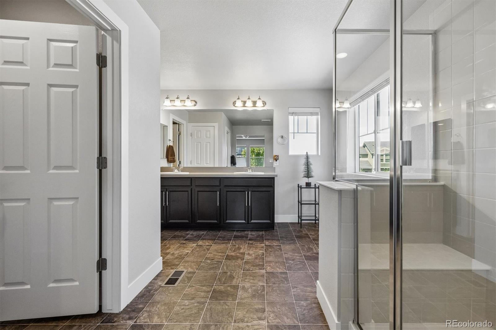 MLS Image #18 for 27162 e frost place,aurora, Colorado